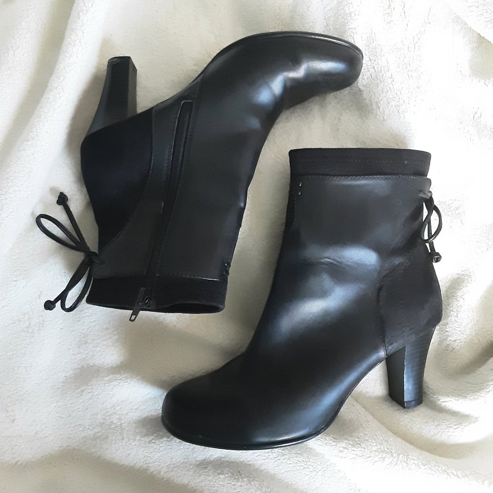 Black bow boots